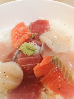 【ビジネスホテルでも出来る】海鮮丼-レシピのメイン写真