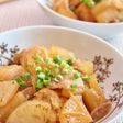 厚揚げ大根と薄切り豚バラの味噌煮