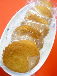 ホットケーキミックスで簡単マドレーヌ-レシピのメイン写真