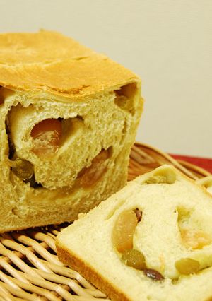 ちょっぴりよもぎ&たっぷり甘納豆角食-レシピのメイン写真
