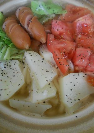 キャベツとトマト入りコンソメ煮込みうどん-レシピのメイン写真