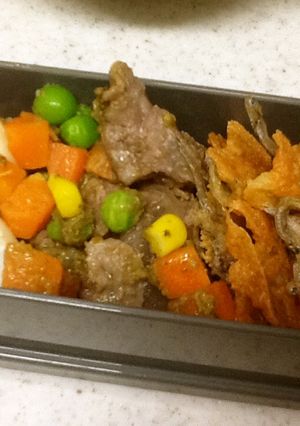 牛すじ肉とミックスベジのバジルソース和え-レシピのメイン写真