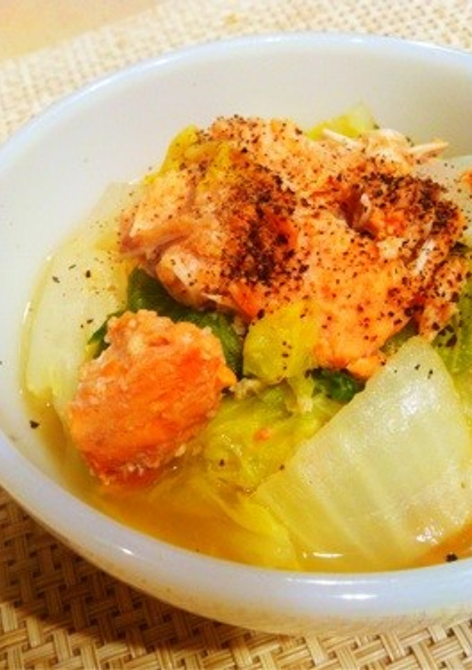 鍋にぶっ込み！白菜と鮭缶のスープ-レシピのメイン写真