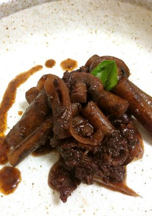 ごぼうと牛肉の赤ワイン煮-レシピのメイン写真