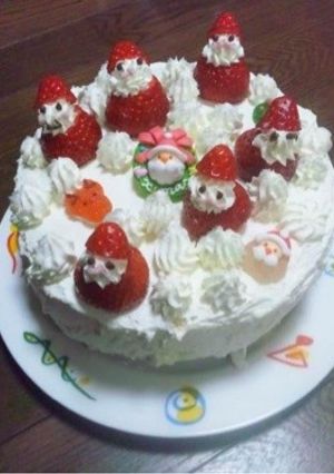 クリスマスケーキの苺のサンタデコ-レシピのメイン写真