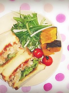 大豆ハンバーグとサニーレタスのサンド。-レシピのメイン写真