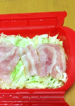 ルクエで♪キャベツとベーコのレンジ蒸し-レシピのメイン写真