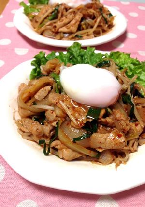 野菜たっぷり豚キムチ~温泉たまごのせ~-レシピのメイン写真