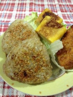 残りご飯は♪フライパンで焼きおにぎり♪-レシピのメイン写真