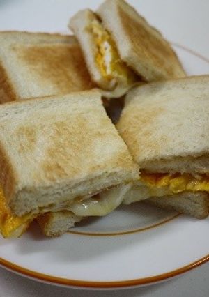 ダンナの男飯☆卵チーズのホットサンド-レシピのメイン写真