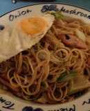 炭酸水で水漬けするだけでパスタが中華麺に