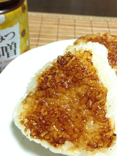 夜食にぴったり♪はちみつ味噌の焼おにぎり-レシピのメイン写真