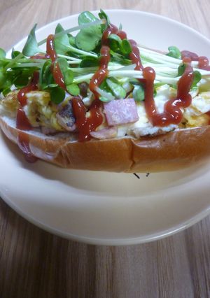 ホットドッグ(ベーコン＆卵)-レシピのメイン写真