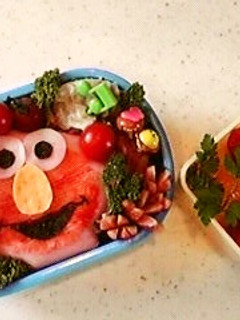 セサミストリートのエルモのキャラ弁♪♪-レシピのメイン写真