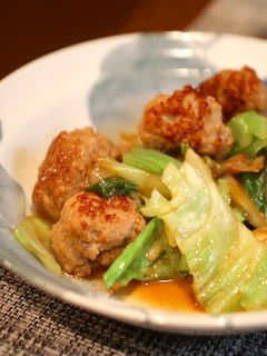 肉団子とキャベツのピリ辛味噌炒め-レシピのメイン写真