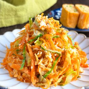 【お弁当副菜】人参とキャベツのツナ卵炒め