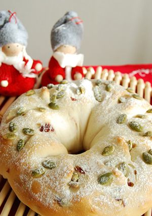クリスマスリースパン-レシピのメイン写真