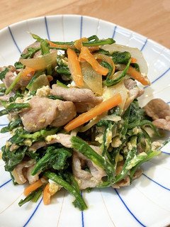 簡単★春菊と豚肉のオイスターソース炒め-レシピのメイン写真