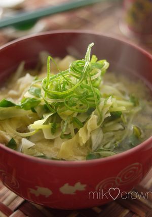 キャベツと豆苗のお味噌汁-レシピのメイン写真