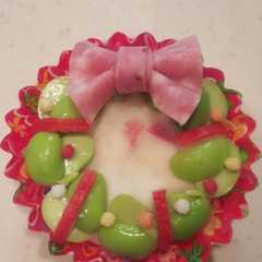 รูปของ クリスマス☆キャラ弁に♪枝豆でリース