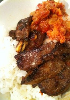 ステーキであっさり焼肉丼-レシピのメイン写真