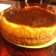 ココアとナッツが入った二層のチーズケーキ