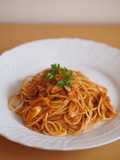オイルサーディンと長ネギのトマトパスタ