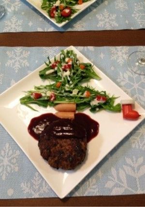 クリスマスツリーとハンバーグ-レシピのメイン写真