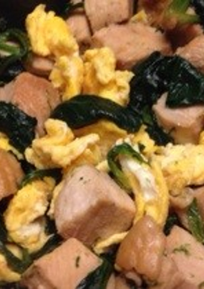 彩り鮮やか♡ほうれん草と鳥肉の炒め物-レシピのメイン写真