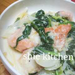 รูปของ 簡単に！サーモンクリームパスタ