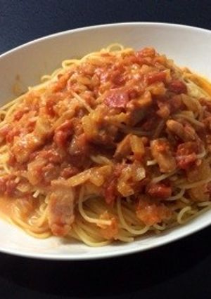 チーズを絡ませたアマトリチャーナ-レシピのメイン写真