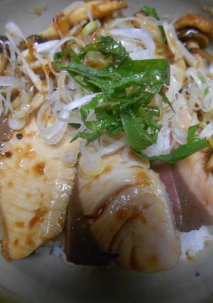 ブリとしめじの生姜醤油煮のせ丼-レシピのメイン写真