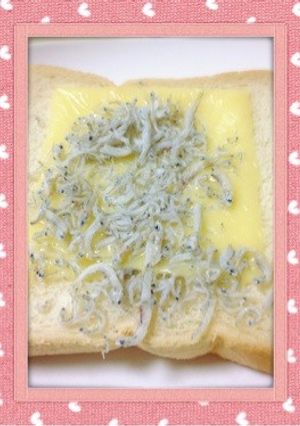 手軽にカルシウム！しらすチーズトースト-レシピのメイン写真