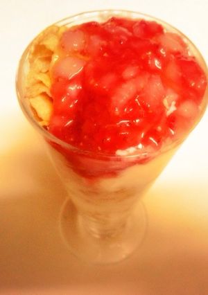 簡単おいしいイチゴソースパフェ-レシピのメイン写真