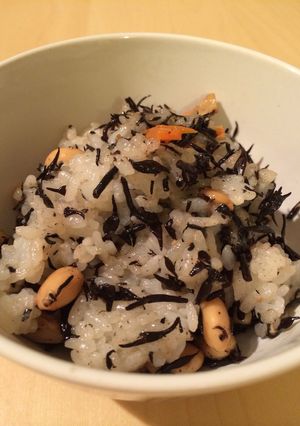 レンジで簡単☆お餅でひじきご飯おこわ風-レシピのメイン写真
