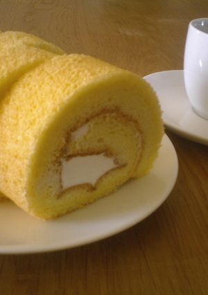 シフォン生地っぽいロールケーキ-レシピのメイン写真