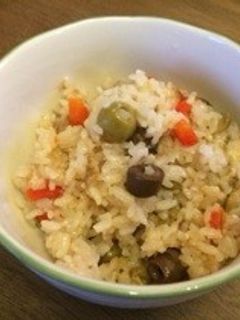 オリーブたっぷり!ピラフ風炊き込みご飯-レシピのメイン写真