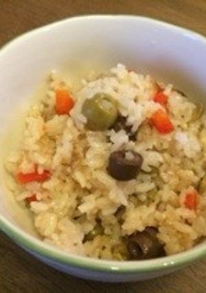 オリーブたっぷり！ピラフ風炊き込みご飯-レシピのメイン写真