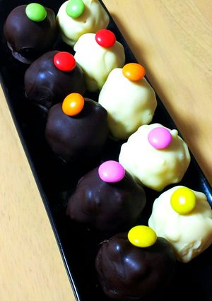 余りや失敗スポンジでケーキポップス♪-レシピのメイン写真