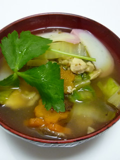 だしパックと薄口醤油で簡単お雑煮-レシピのメイン写真