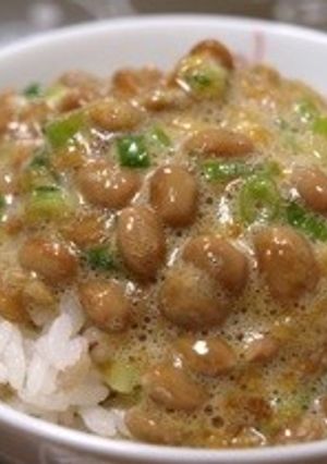 簡単おいしい☆納豆とポン酢の卵かけご飯-レシピのメイン写真