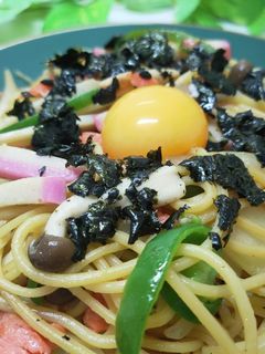 鮭と蒲鉾で和風パスタ(バター醤油味)-レシピのメイン写真