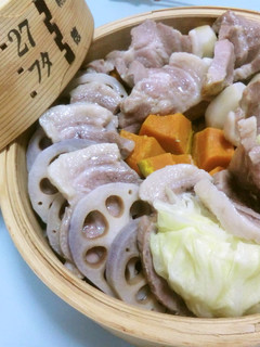簡単豪華!塩豚と色々野菜の蒸篭蒸し-レシピのメイン写真