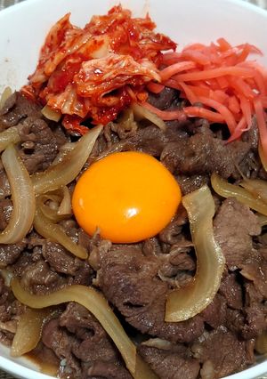 超簡単！お肉たっぷりつゆだく牛丼！！-レシピのメイン写真