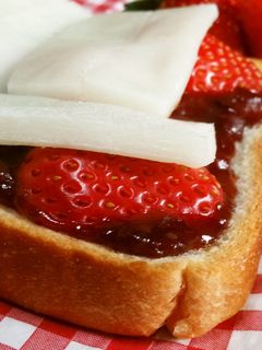 いちご大福みたいな♥トースト-レシピのメイン写真