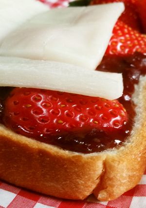 いちご大福みたいな♥トースト-レシピのメイン写真