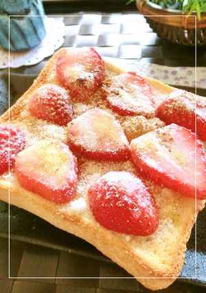 息子ｸﾝの好きな　いちごトースト-レシピのメイン写真