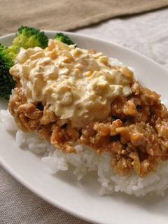 鶏ひき肉で簡単!チキン南蛮風な丼-レシピのメイン写真