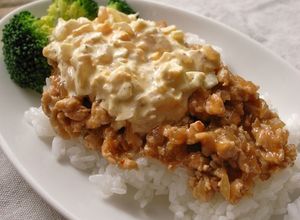 鶏ひき肉で簡単！チキン南蛮風な丼-レシピのメイン写真