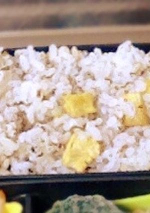 お芋がホクホク♬簡単さつまいもゆかりご飯-レシピのメイン写真